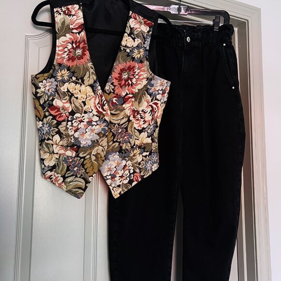 Vintage Floral Fairycore/ Cottagecore Tapestry Vest - Picture 4 of 4